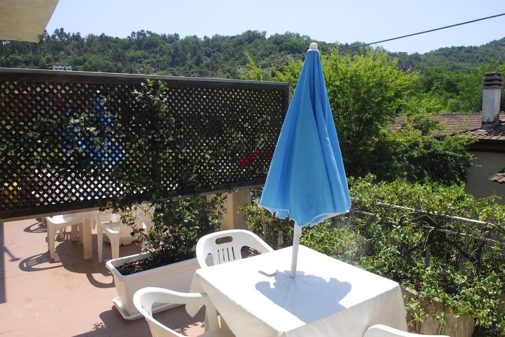La Pergola Private Parking Hotel Vezzano Ligure Luaran gambar