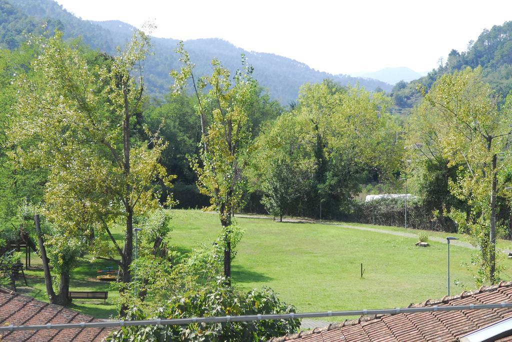 La Pergola Private Parking Hotel Vezzano Ligure Luaran gambar